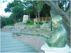 Imagen del monumento Mausoleo erigido a Gabriela Mistral y los terrenos destinados a este objeto, ubicados en la localidad de Montegrande
