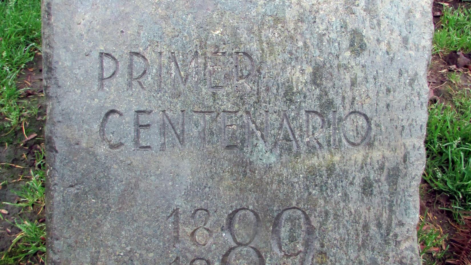 Imagen del monumento GabrieLa Mistral