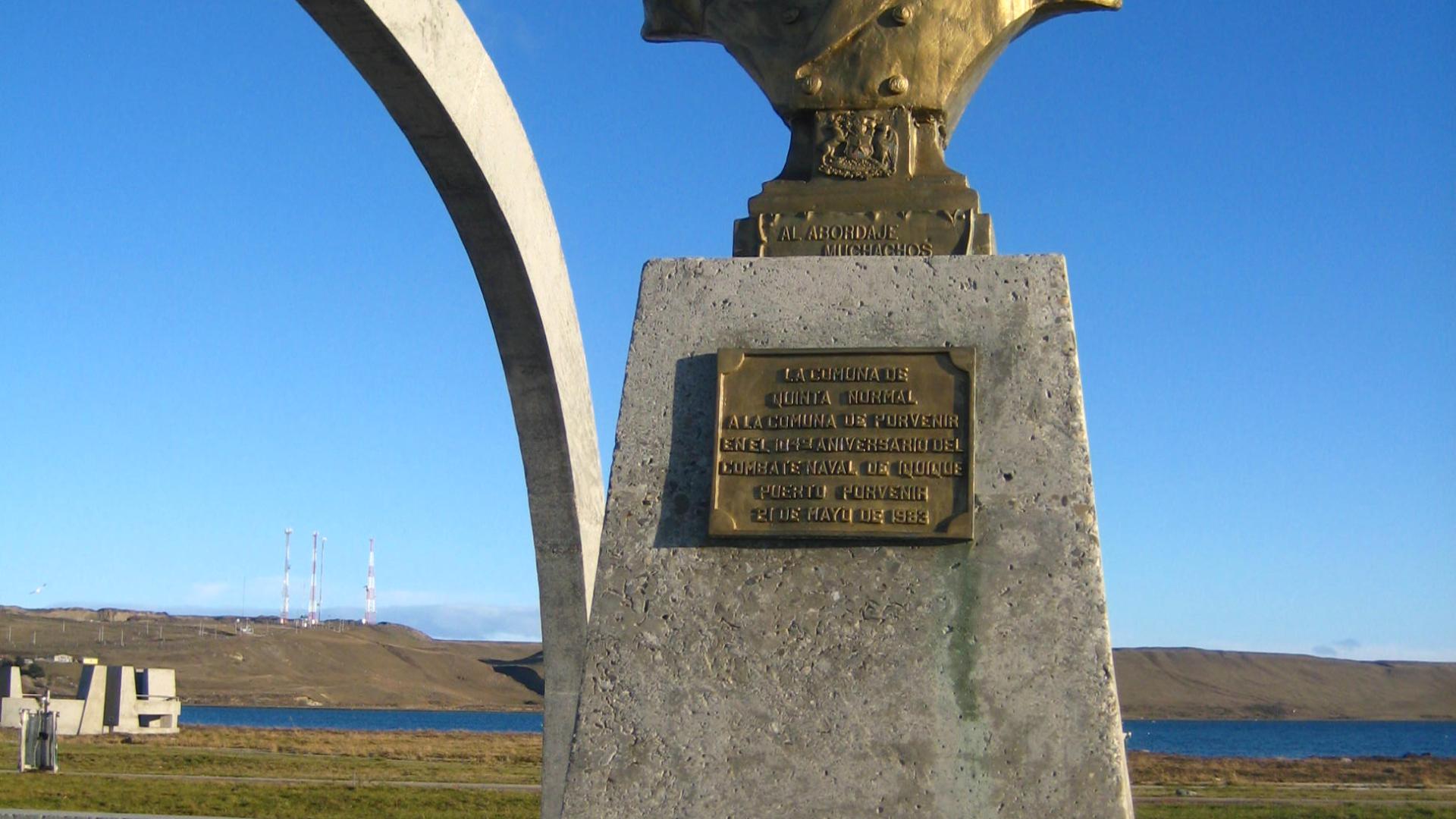 Imagen del monumento Arturo Prat