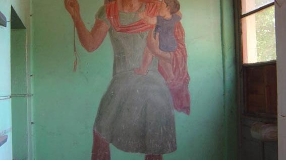 Imagen del monumento "Exaltación de los trabajadores" de la ex Escuela Rebeca