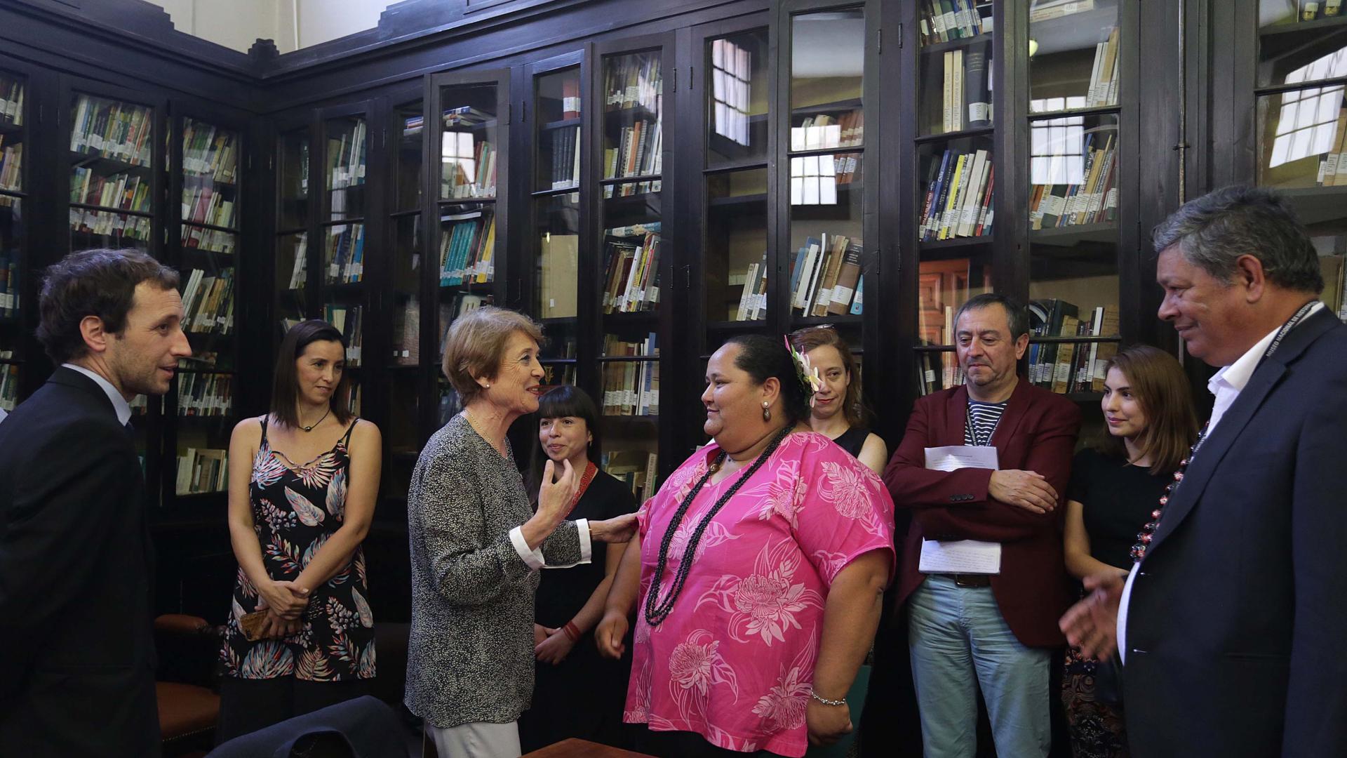 Imagen de Ministra Consuelo Valdés anuncia restitución de restos de ancestros a Rapa Nui