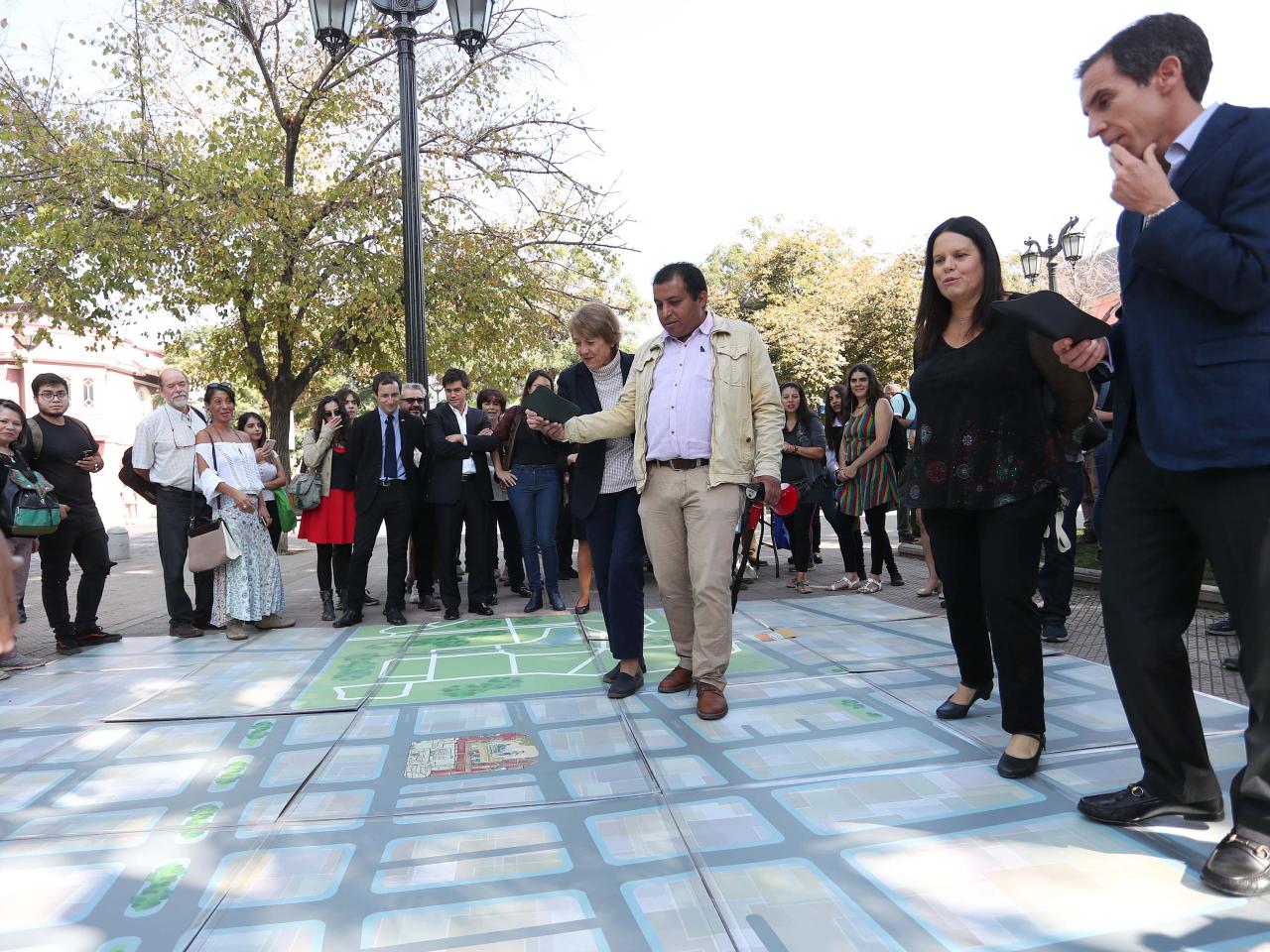 Imagen de Ministra Valdés anuncia ampliación de Zona Típica de los barrios Brasil y Yungay en Santiago Poniente