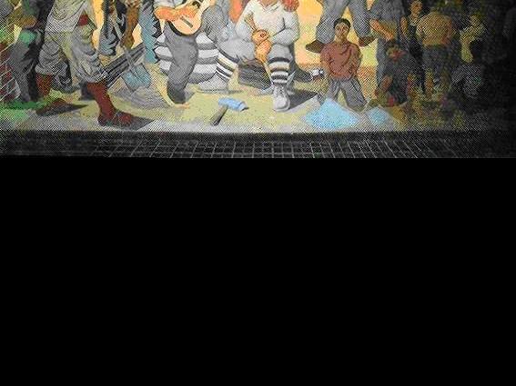 Imagen del monumento &amp;quot;Homenaje a Gabriela Mistral y los trabajadores del salitre&amp;quot; de la ex Escuela Rebeca.
