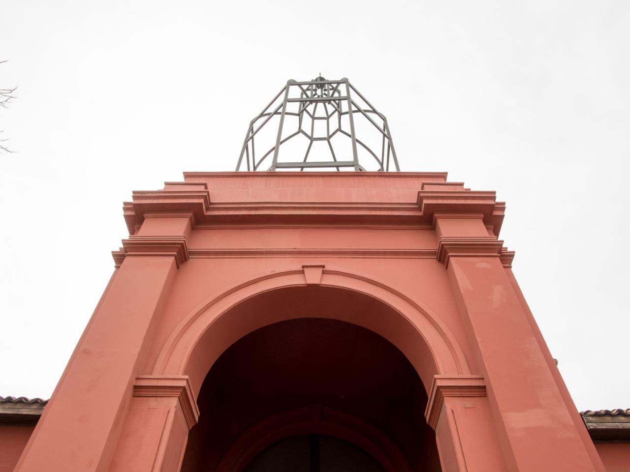Imagen del monumento Torre, atrio y uno de los muros perimetrales de la Iglesia de la Inmaculada Concepción