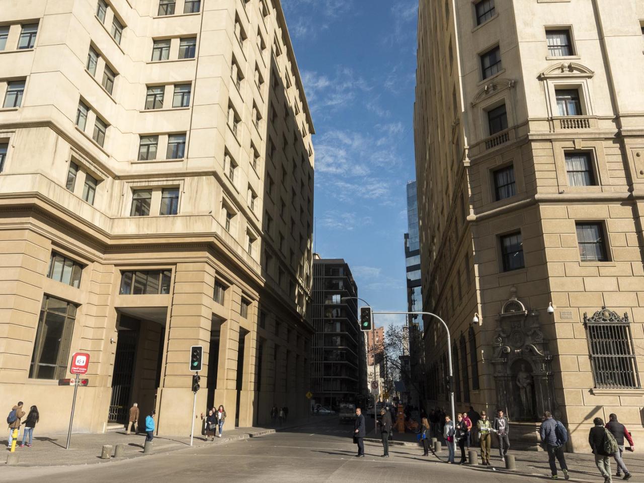 Imagen del monumento Barrio Cívico - Eje Bulnes - Parque Almagro