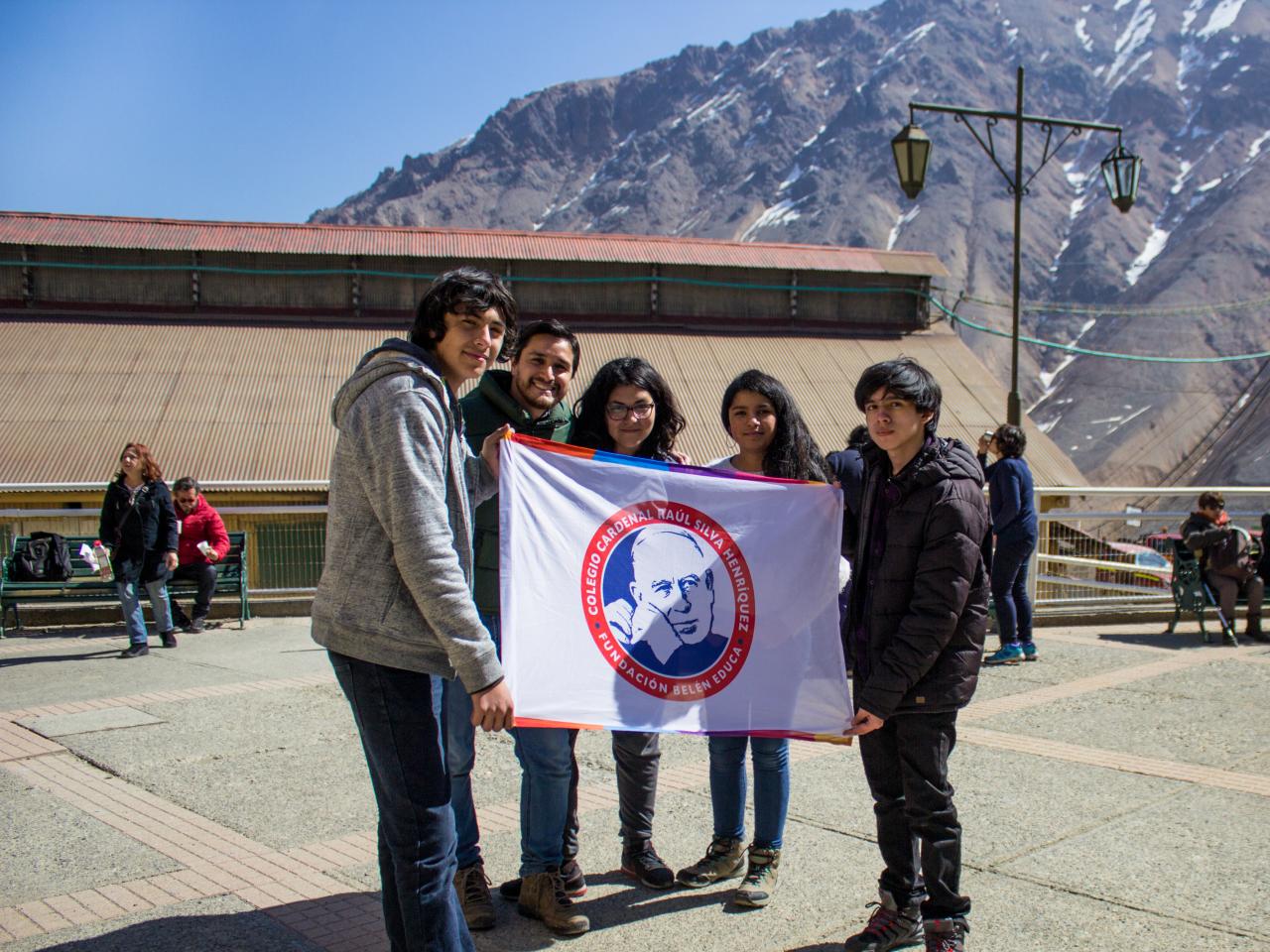 Imagen de Entusiasta visita al Campamento Sewell