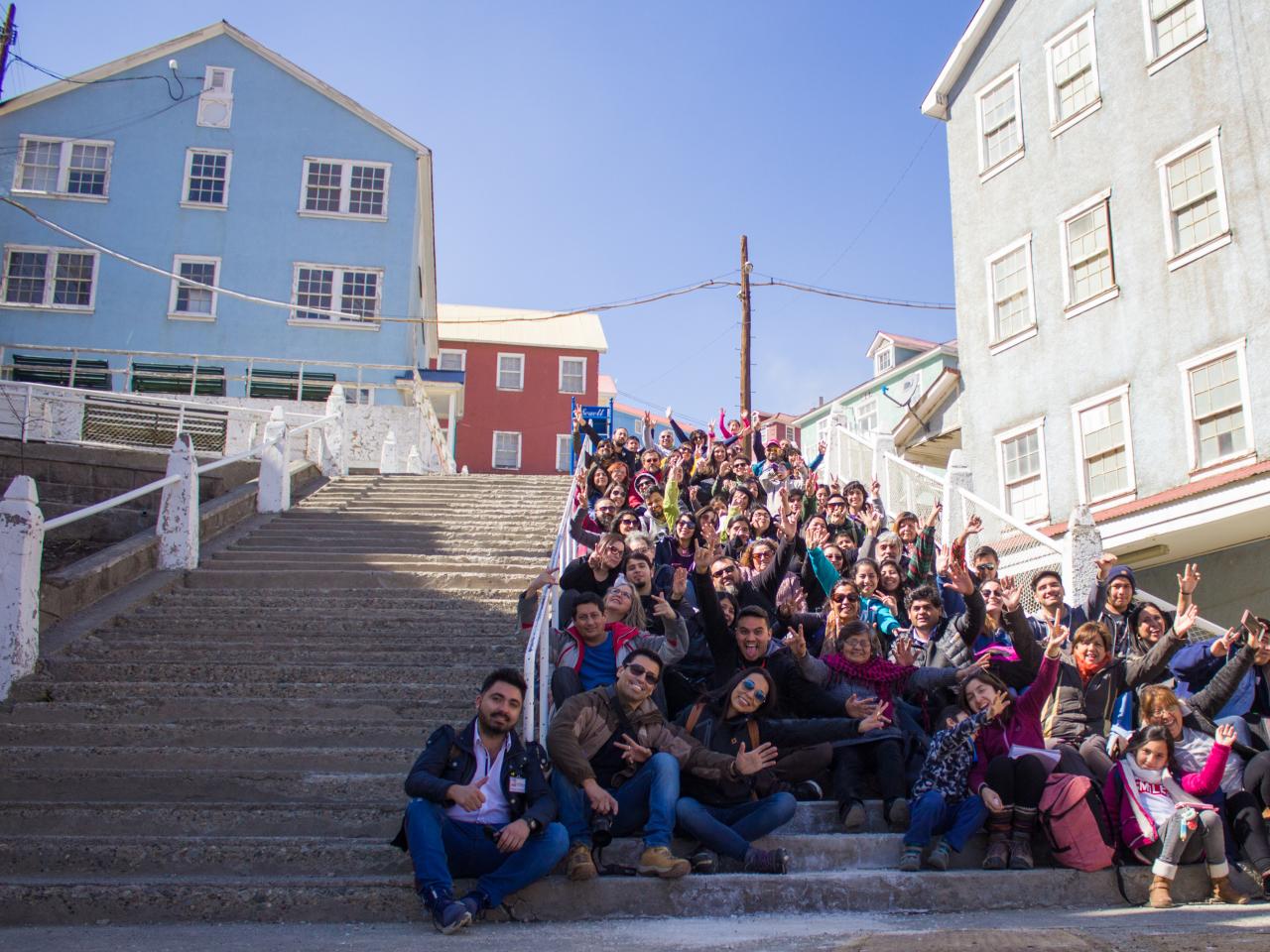 Imagen de Entusiasta visita al Campamento Sewell