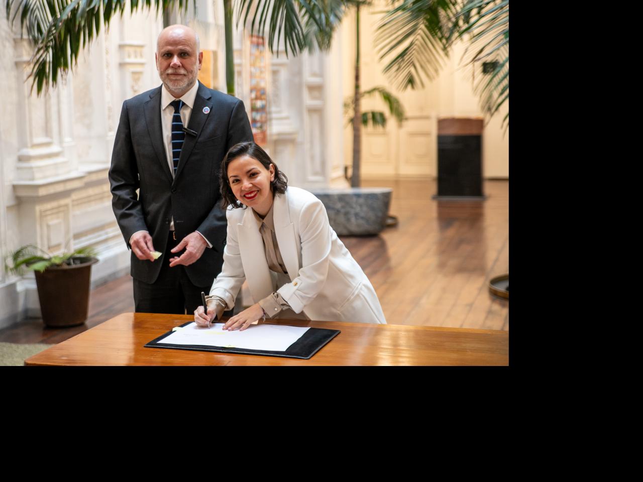 Imagen de Ministra de las Culturas, las Artes y el Patrimonio y ministro Secretario General de la Presidencia promulgan ley que fortalece la publicidad de las sesiones del Consejo de Monumentos Nacionales