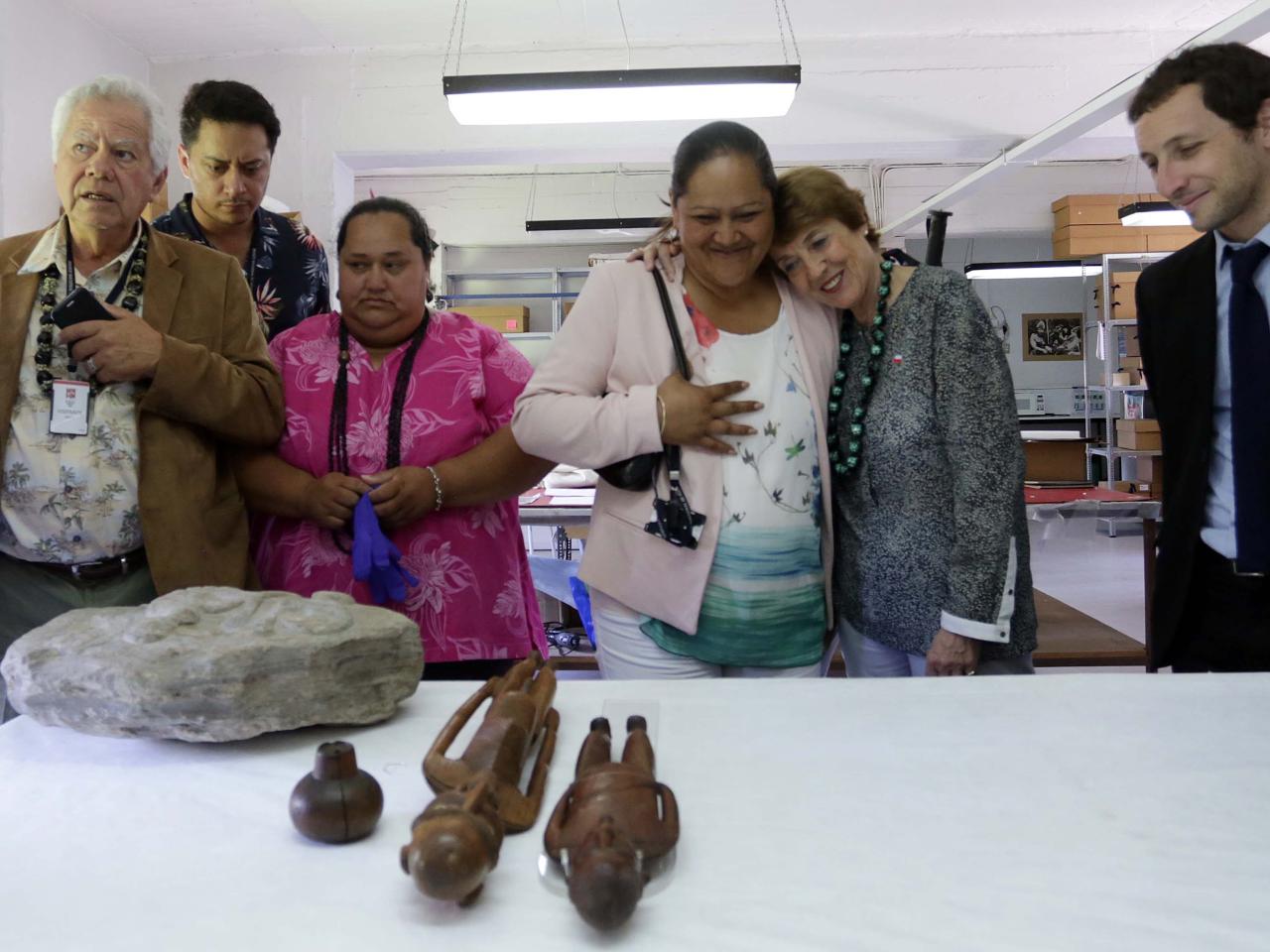 Imagen de Ministra Consuelo Valdés anuncia restitución de restos de ancestros a Rapa Nui