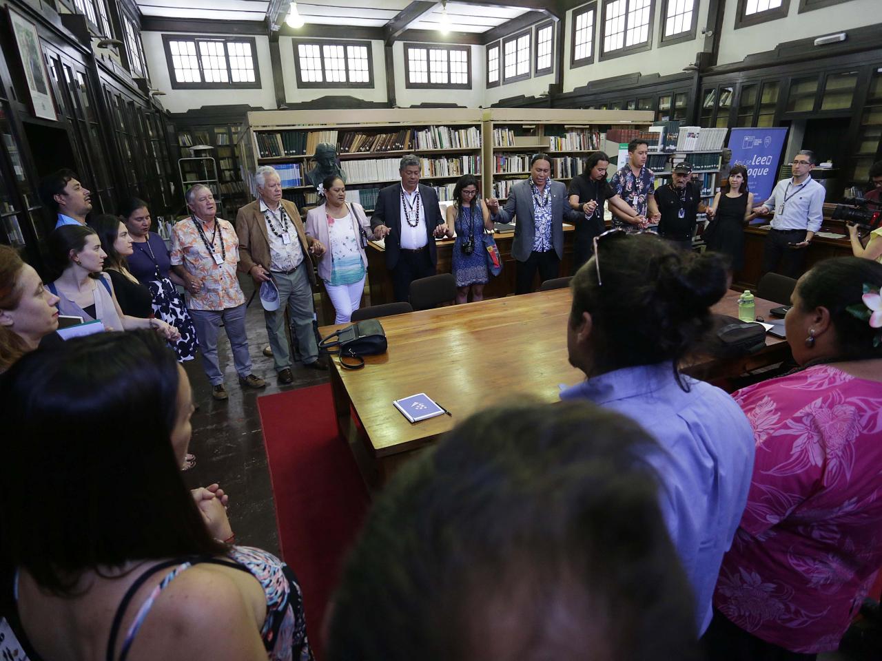 Imagen de Ministra Consuelo Valdés anuncia restitución de restos de ancestros a Rapa Nui