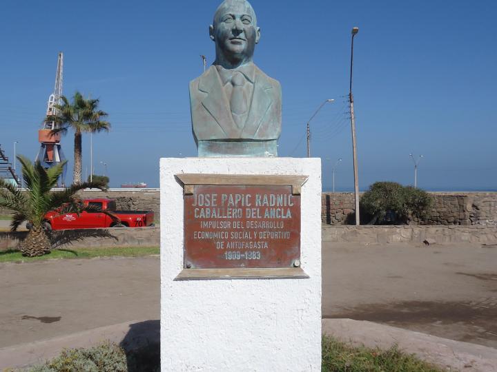 Imagen del monumento Jose Papic Radnic Caballero Del Ancla
