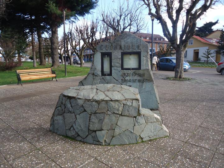 Imagen del monumento Firma Baquedano