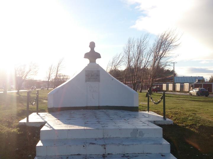 Imagen del monumento Hernán Merino Correa