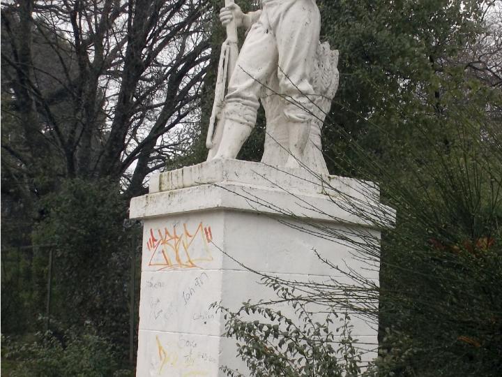 Imagen del monumento Roto Chileno