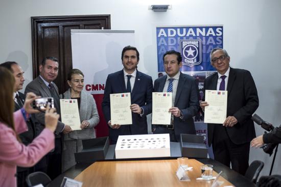 Imagen de Chile entrega a Bolivia 42 piezas paleontológicas incautadas en paso fronterizo
