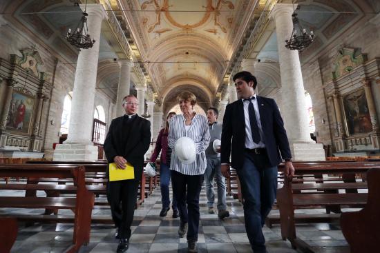 Imagen de Ministra de las Culturas recorre zonas afectadas por sismo en La Serena y anuncia medidas para la reconstrucción del patrimonio dañado
