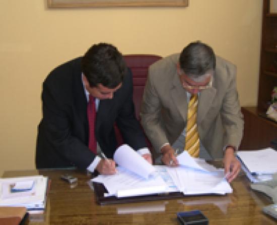 Imagen de CONSEJO DE MONUMENTOS NACIONALES Y MUNICIPALIDAD DE POZO ALMONTE FIRMAN CONVENIO
