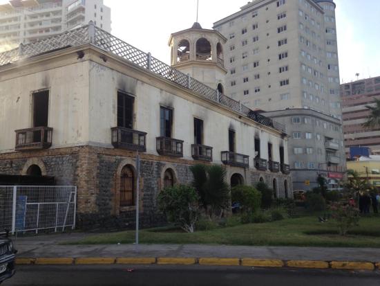 Imagen de Edificio de la ex Aduana de Iquique sufre daños de consideración producto de incendio