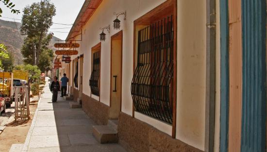 Imagen de Aprueban declaratoria como Monumento Nacional la Zona Típica de Canela