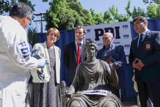 Imagen de MINISTRA VALDÉS ANUNCIA QUERELLA POR ROBO DE PIEZAS PATRIMONIALES