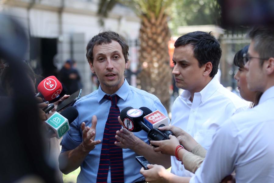 Imagen de Subsecretario del Patrimonio Cultural anuncia querella y pasos a seguir para la protección del monumento a Baquedano