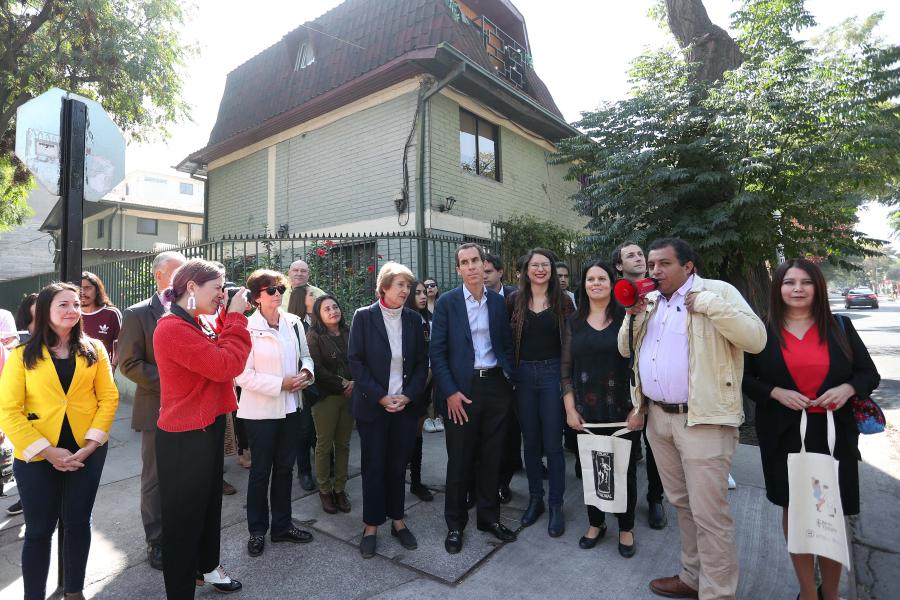 Imagen de Ministra Valdés anuncia ampliación de Zona Típica de los barrios Brasil y Yungay en Santiago Poniente