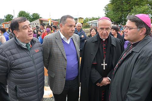 Imagen de Entregan a la comunidad restauración de la Iglesia de Chelín en Chiloé