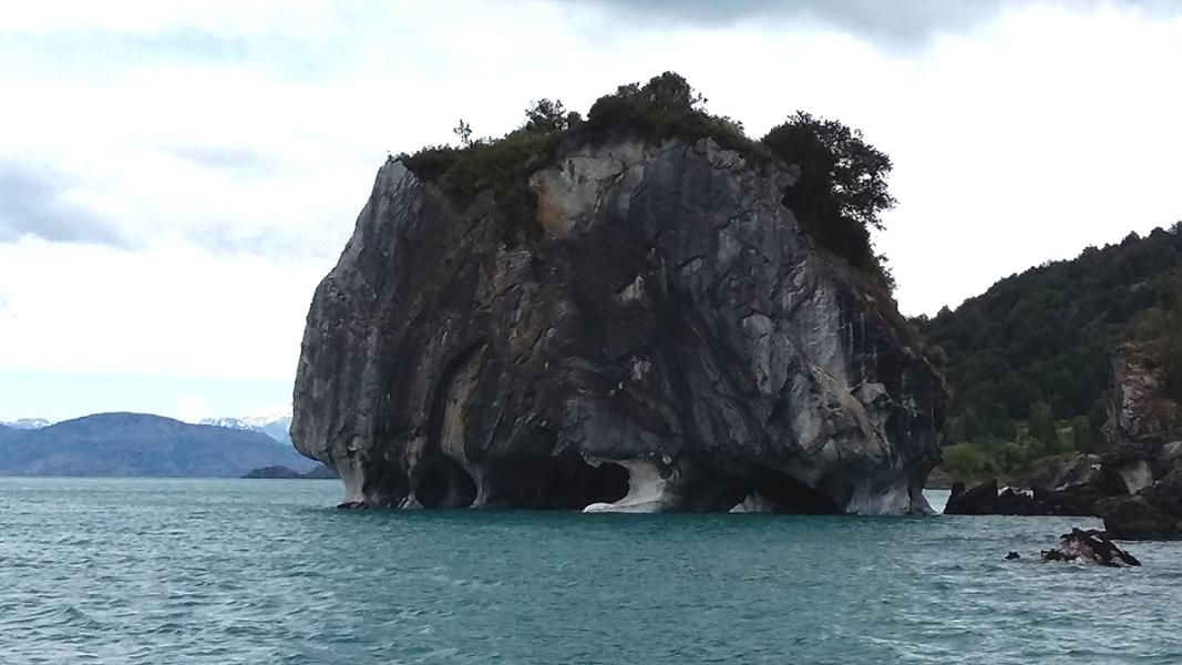 Imagen de CMN constata estado de conservación de pintura rupestre y Capilla de Mármol en la Región de Aysén