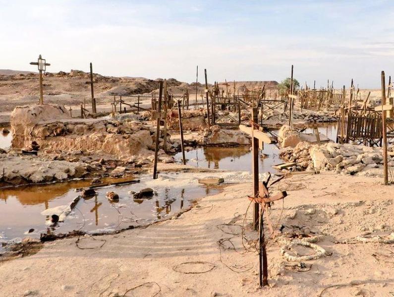 Imagen de Intervención del CMN por grave inundación en cementerio de Negreiros por filtración en planta de yodo en Huara.