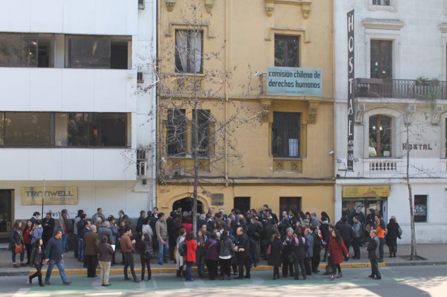 Imagen de Descubren placa para identificar Sitio de Memoria Ex Centro de Detención Clínica Santa Lucía