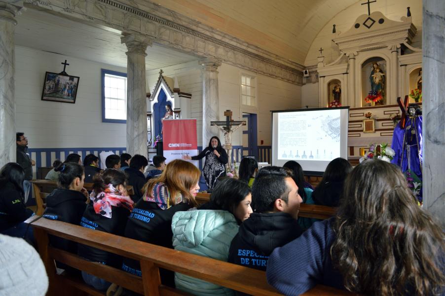 Imagen de Jóvenes participan en 1era Jornada sobre Patrimonio en Chelín