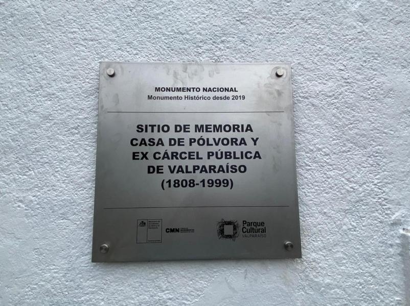 Imagen de Parque Cultural de Valparaíso cuenta con placa que lo identifica como Sitio de Memoria
