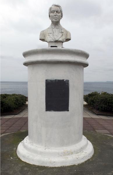 Imagen del monumento GabrieLa Mistral