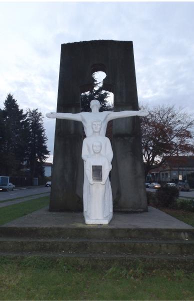 Imagen del monumento Familia Salesiana