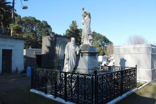Imagen de APRUEBAN SOLICITUD DE DECLARATORIA COMO MONUMENTO HISTÓRICO DE MAUSOLEO DE PEDRO DEL RÍO EN CONCEPCIÓN