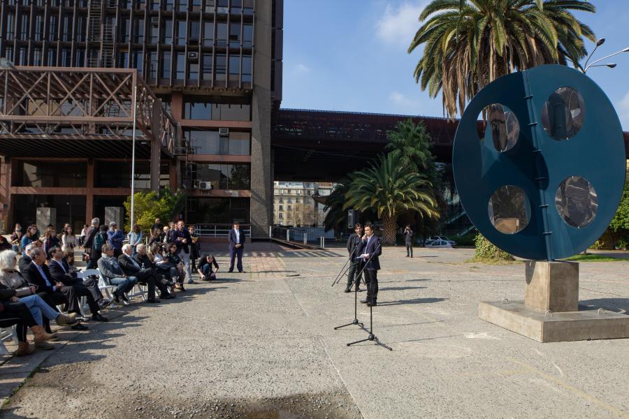 Imagen de Escultura “El cuarto mundo” vuelve a su lugar en el GAM