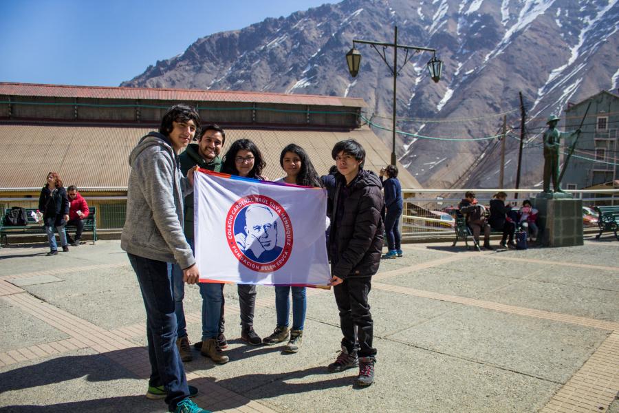 Imagen de Entusiasta visita al Campamento Sewell