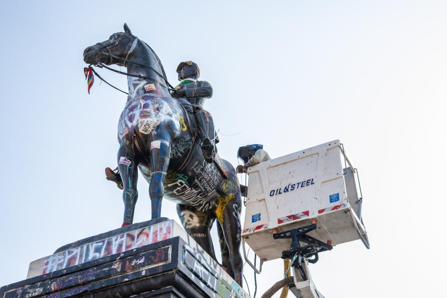Imagen de CMN realiza obras de reforzamiento de piezas en monumento a Baquedano