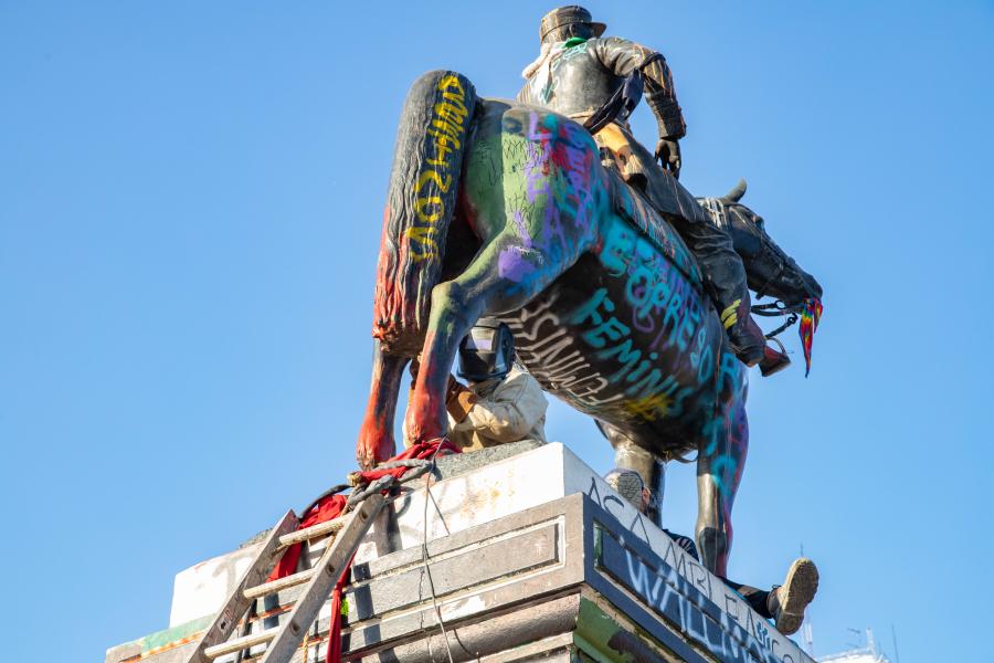 Imagen de CMN realiza obras de reforzamiento de piezas en monumento a Baquedano