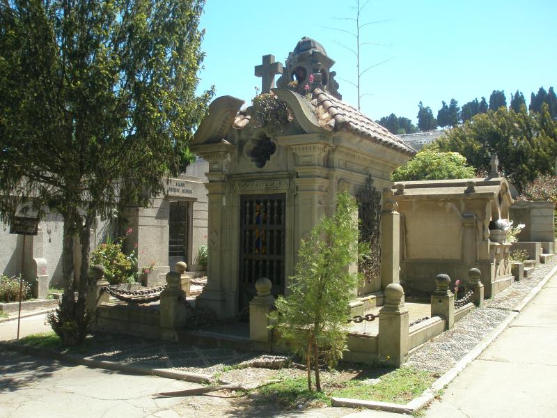 Imagen de Aprueban declaratoria como Monumento Nacional de Cementerio Santa Inés en Viña del Mar