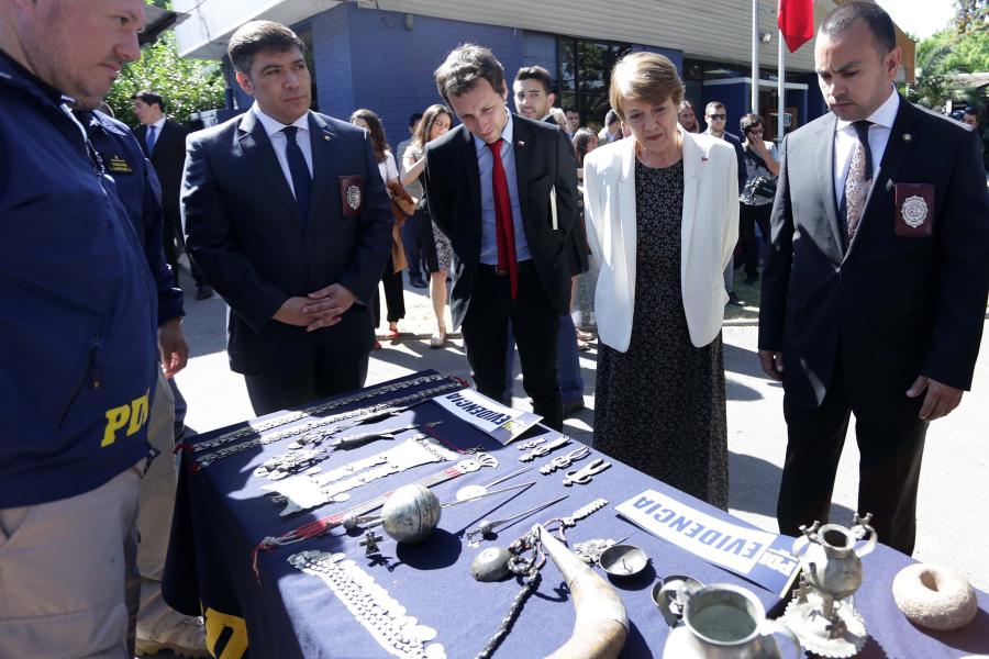 Imagen de MINISTRA VALDÉS ANUNCIA QUERELLA POR ROBO DE PIEZAS PATRIMONIALES