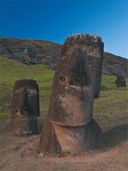 Imagen de El patrimonio integral de Rapa Nui y su salvaguardia será el foco del próximo diálogo “Conectemos con los Monumentos”